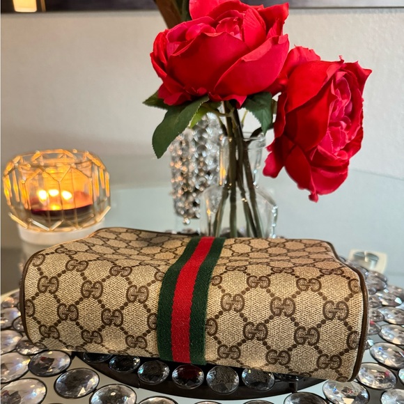 Authentic Gucci Clutch - Picture 2 of 9